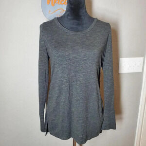 Liz Lange Women's Maternity T-Shirt Gray Long Sleeve Size Small GUC